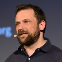Lutz Huehnken