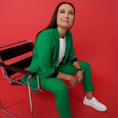 Picture of speaker: Dr. Larysa Visengeriyeva